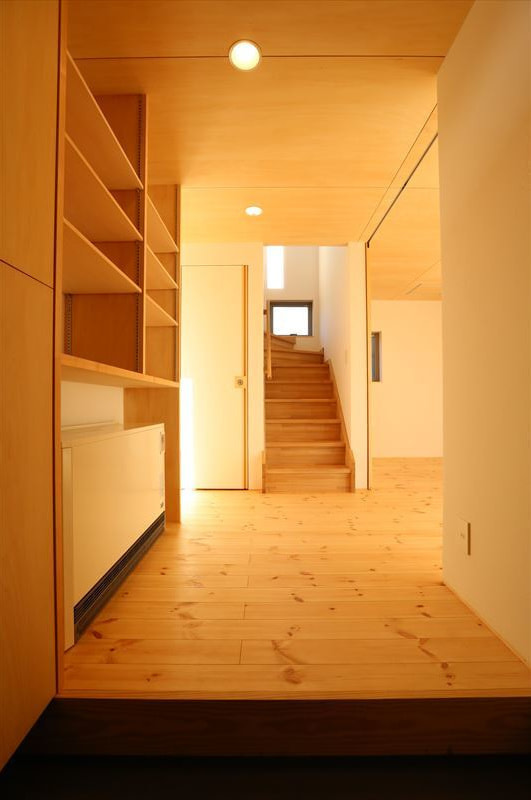 玄関収納は造作しスペースを有効活用