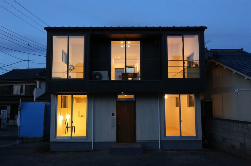 スクエアでシンプルな外観