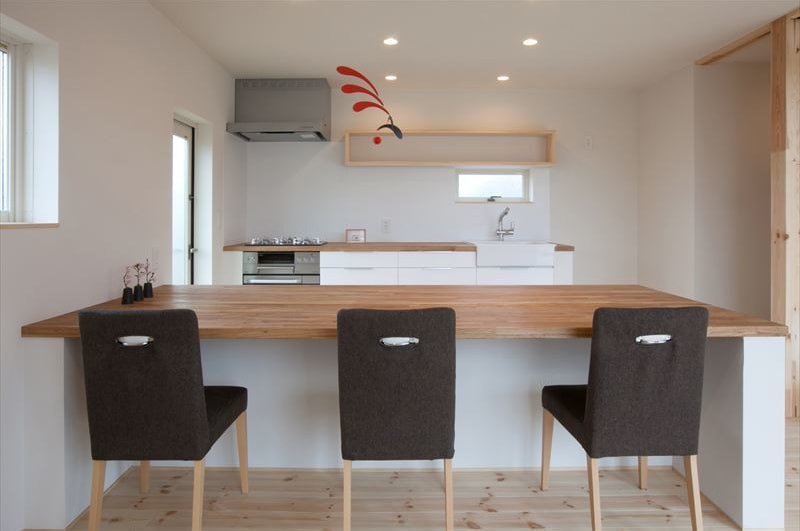 シンプルなダイニング空間