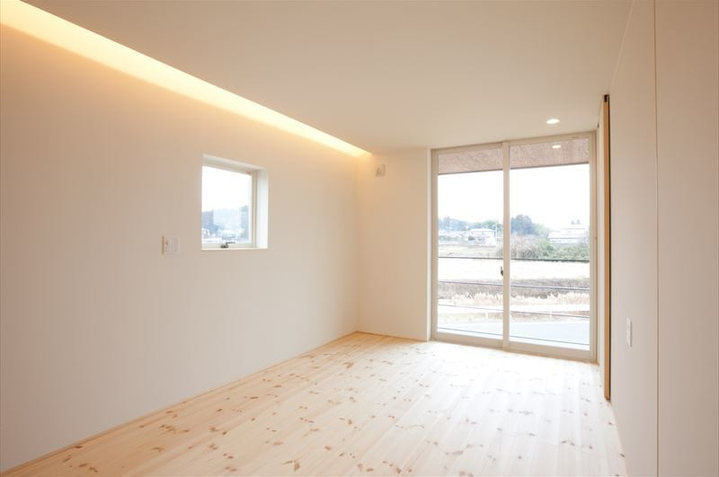 自然素材を採用したシンプルな居室